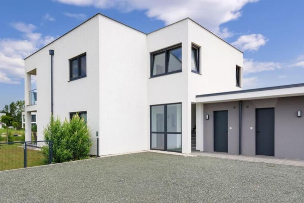 Luxus Appartement Am Golfplatz Und Therme Lutzmannsburg Zsira Exterior photo