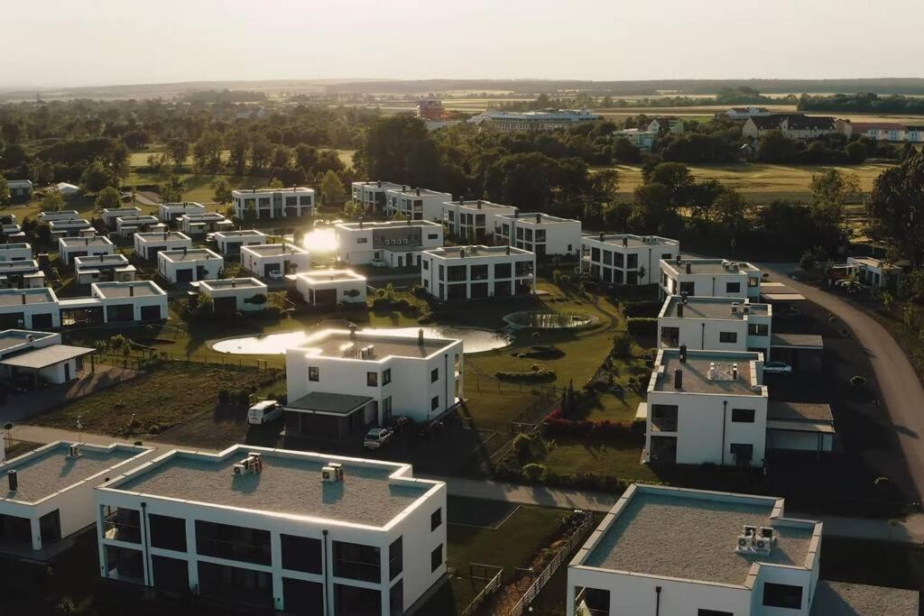 Luxus Appartement Am Golfplatz Und Therme Lutzmannsburg Zsira Exterior photo
